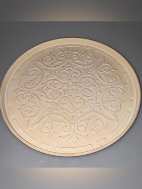 Source Unknown Beige Decorative Round Trivet/Placemat metal